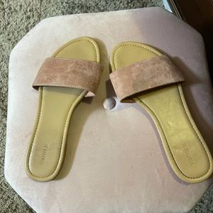 Forever 21 slides
